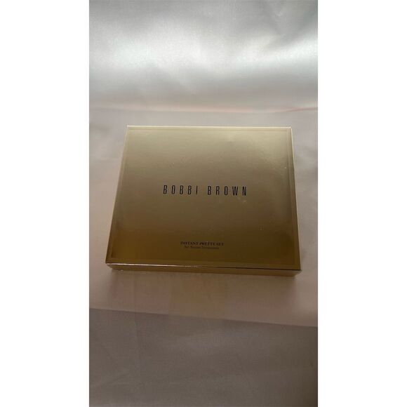 Bobbi Brown Holiday Instant Pretty Makeup Set 5-Piece Collection - Picture 2 of 4